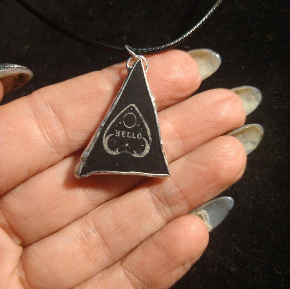 Marble planchette pendant - Picture 4 of 4